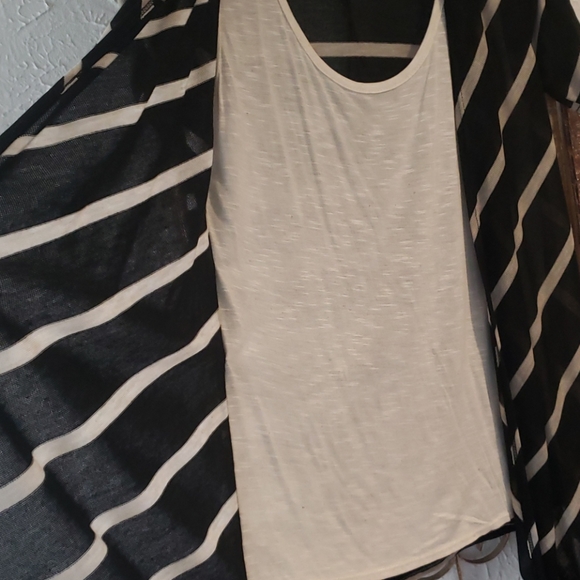 Top - Picture 2 of 2